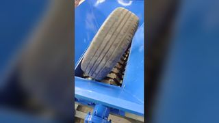 Trituratore a doppio albero che tritura pneumatici per auto per il riciclaggio della gomma
