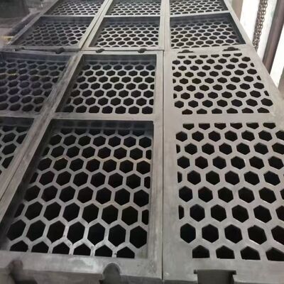 60*10mm Modular Rubber Screen Panel con gomma resistente all'usura + telaio in acciaio e modelli di perforazione intercambiabili