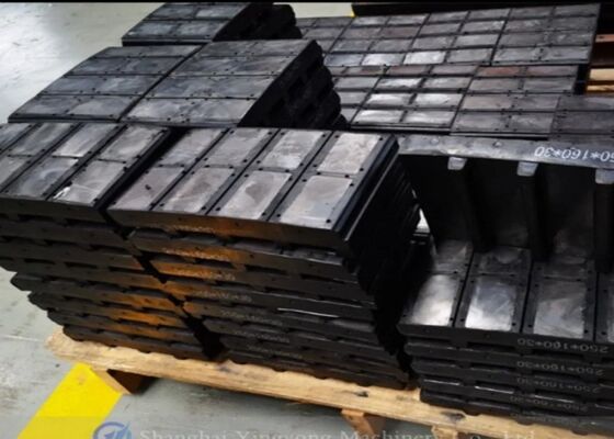 Rivestimenti in gomma resistenti all'abrasione e agli urti per mulini a sfere con superficie trattata termicamente