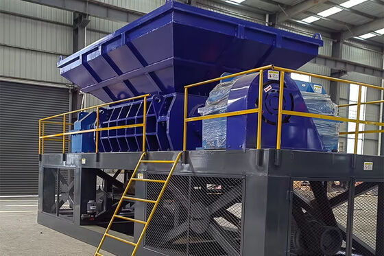 Trituratore a doppio albero 380V/50Hz per impianto europeo di riciclaggio