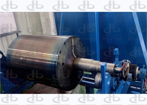 Rullo riscaldante a induzione con design termico interno bilanciato per calandra in plastica rivestita in ferro e gomma