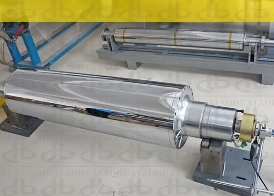 Rullo riscaldante a induzione per lavorazione vuota del rullo senza stress per calandratura solare di laminati e fibre
