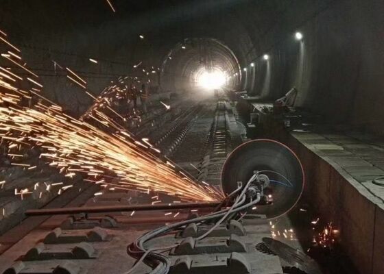 Sega murale idraulica per il taglio preciso e a basse vibrazioni del cemento armato